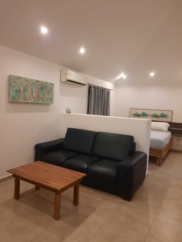 Studio – classic, 1 soverom, kjøkken, hageutsikt | Strykejern/-brett, wi-fi (inkludert) og sengetøy