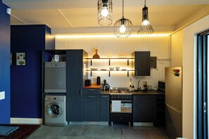 Mikrowelle, Ofen, Herdplatte, Geschirrspüler