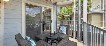 River Front Condo: Close to Downtown and Gruene!
