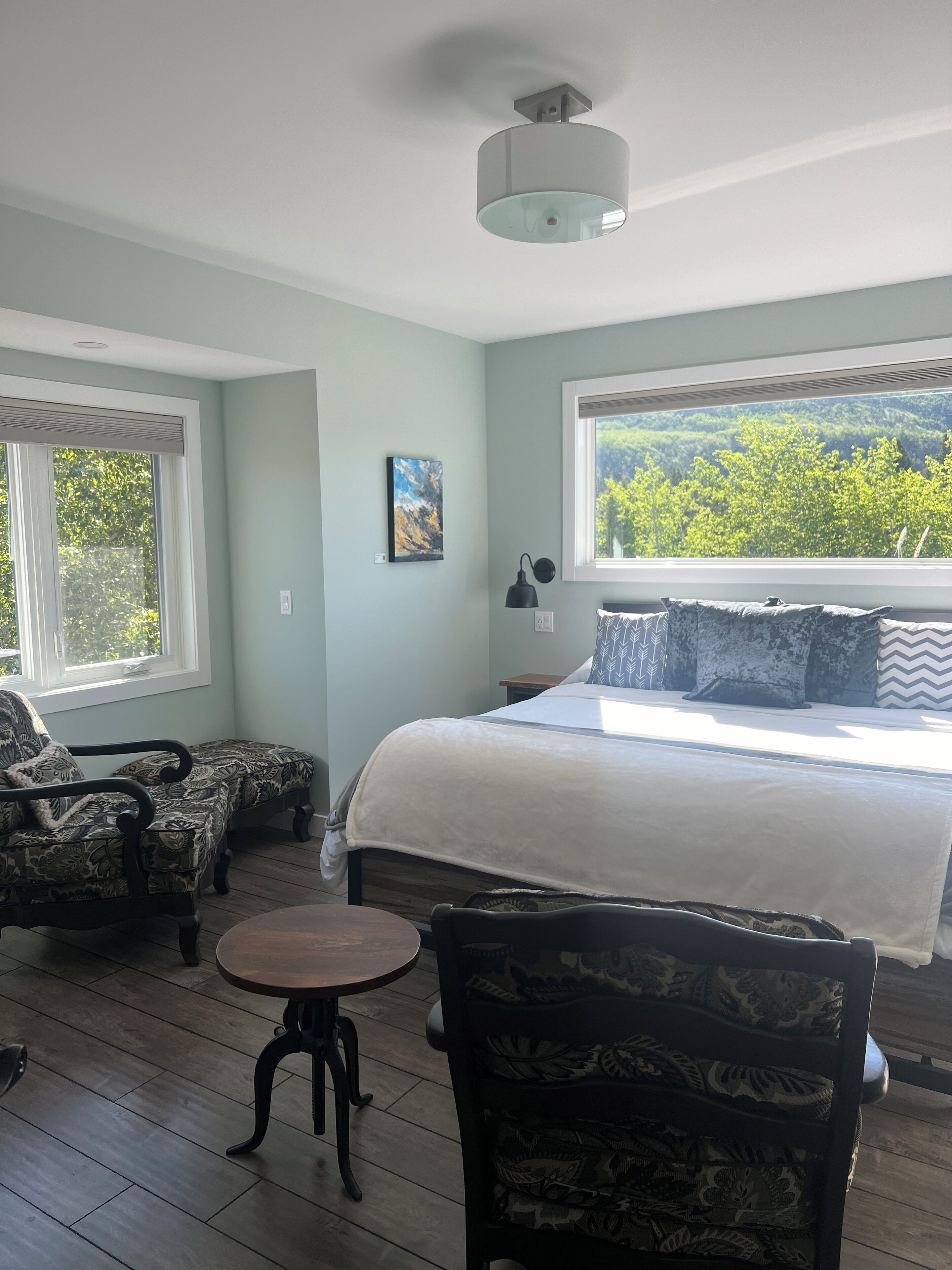 Luxury-Zimmer, Bergblick | Individuell dekoriert, individuell eingerichtet, Schreibtisch