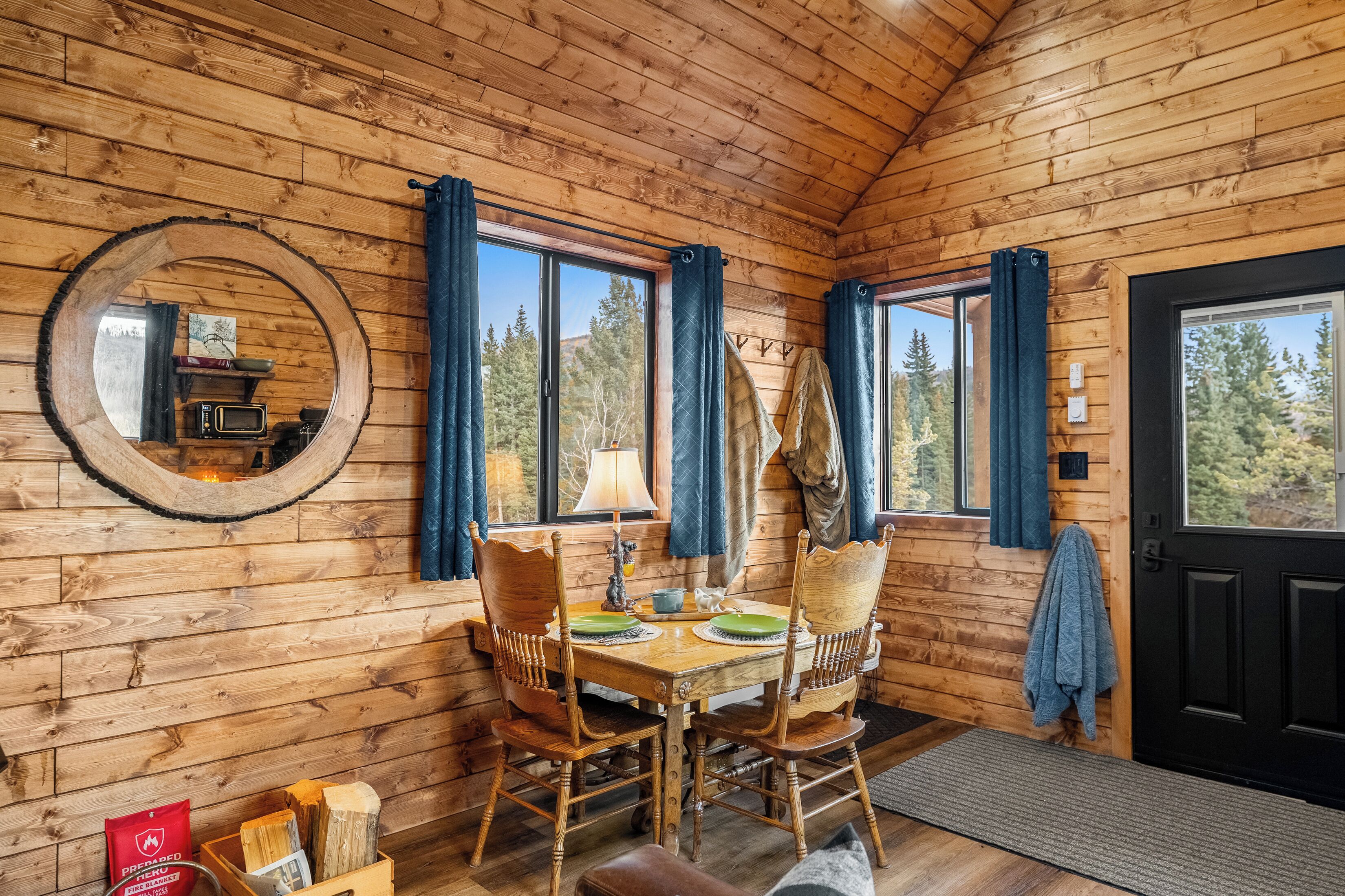 Luxury Cabin | Living area