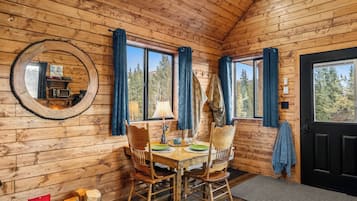 Luxury Cabin | Living area