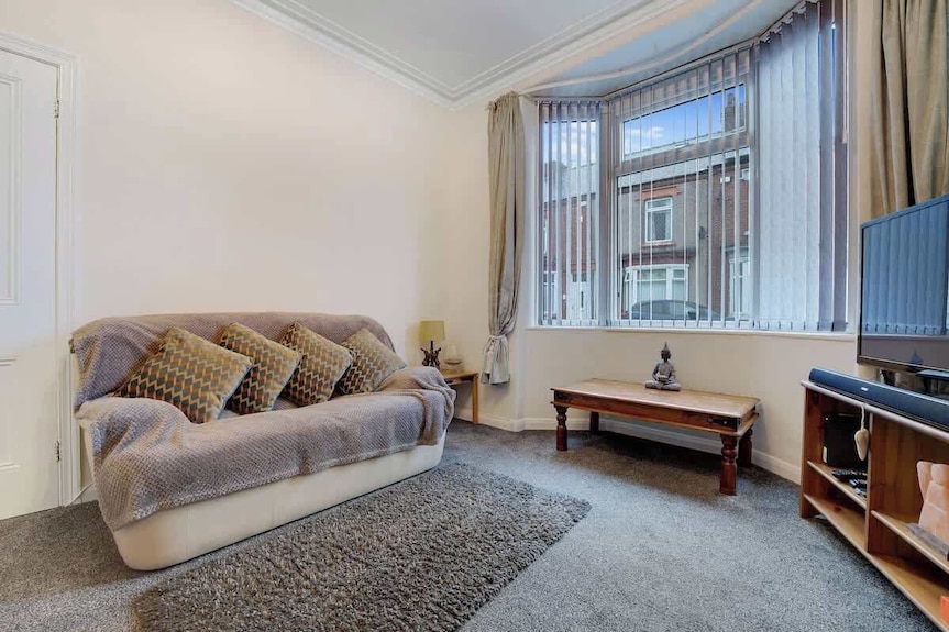 2br In Dundee, Free Wifi And Indoor Fireplace - Darlington