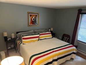 5 bedrooms, desk, iron/ironing board, WiFi - Spacious 5-bedroom house in marvelous Windham with AC, WiFi & wood burning stove (Windham)