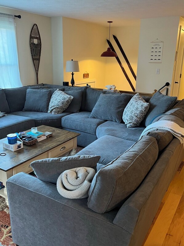 تلفزيون ذكي، مدفأة، شاشة كمبيوتر