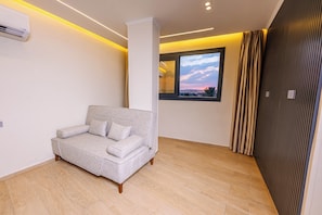 En 32-tommers LED-TV med Parabol-TV