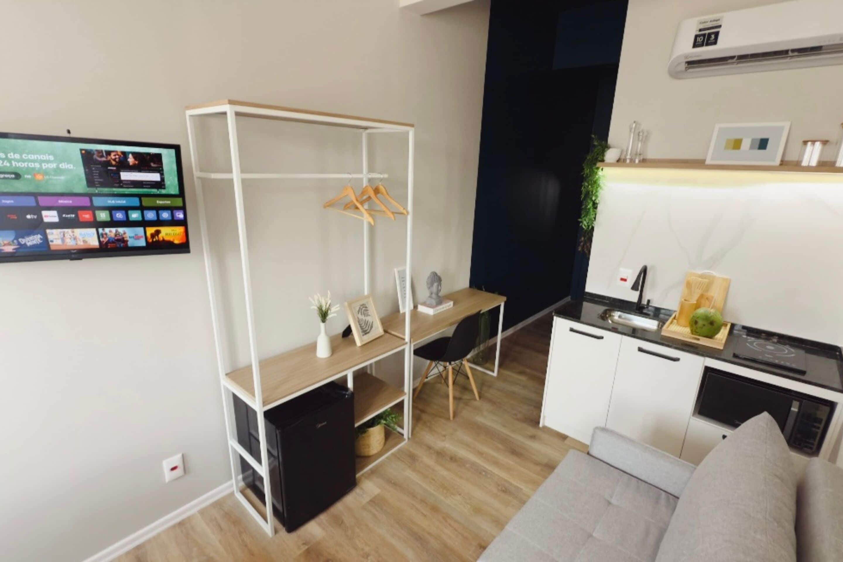 Studio Familia | Área de estar | Smart TV 32 polegadas com canais digitais
