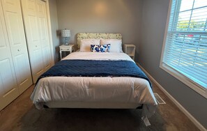 4 bedrooms, desk, iron/ironing board, free WiFi