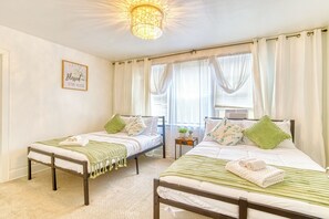 3 chambres, fer et planche à repasser, lit de bébé portatif, Wi-Fi