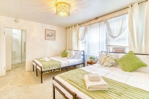 3 bedrooms, iron/ironing board, travel crib, WiFi