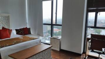 2 bedrooms, iron/ironing board, WiFi