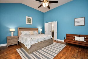6 Schlafzimmer, Schreibtisch, Bügeleisen/Bügelbrett, WLAN