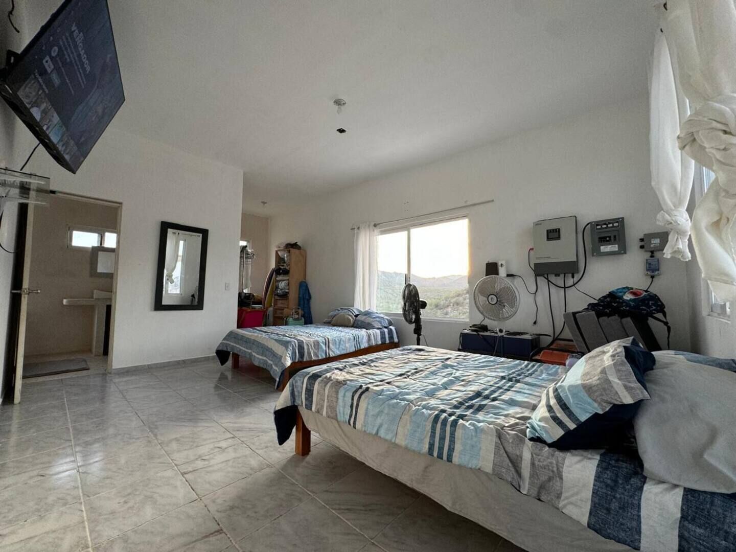 1 chambre, fer et planche à repasser, Wi-Fi, draps fournis