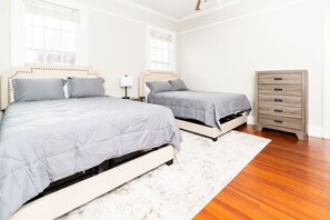 4 habitaciones, tabla de planchar con plancha y wifi gratis 