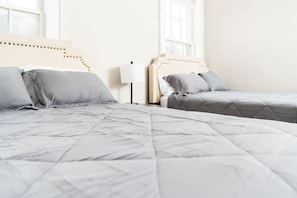 4 bedrooms, iron/ironing board, free WiFi, bed sheets