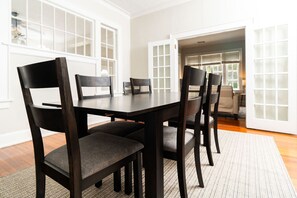 Dining - Hilton`s Luxe Retreat near Ft Benning & Downtown (Columbus)