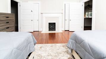 4 slaapkamers, een strijkplank/strijkijzer, gratis wifi, beddengoed