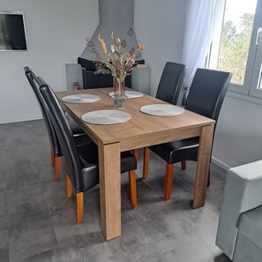 Dining - House by the sea (Salamina)