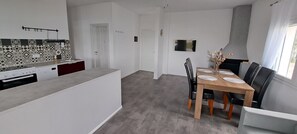 Microwave, oven, stovetop, dishwasher - House by the sea (Salamina)