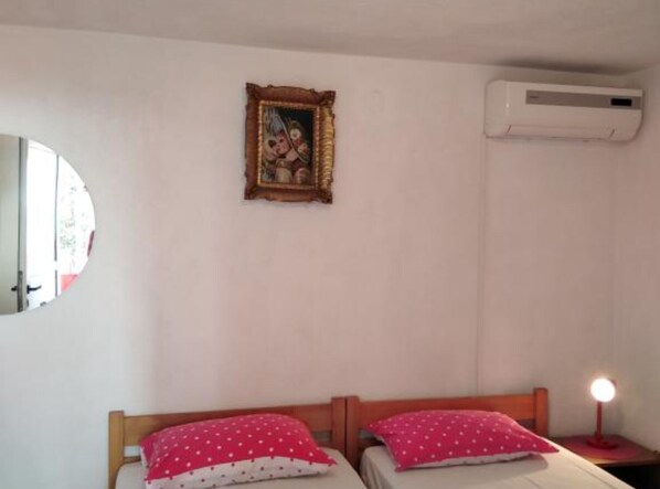 1 chambre, accès Internet, draps fournis