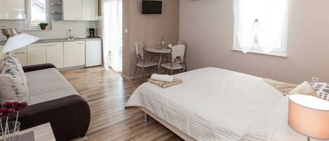 Internet, bed sheets