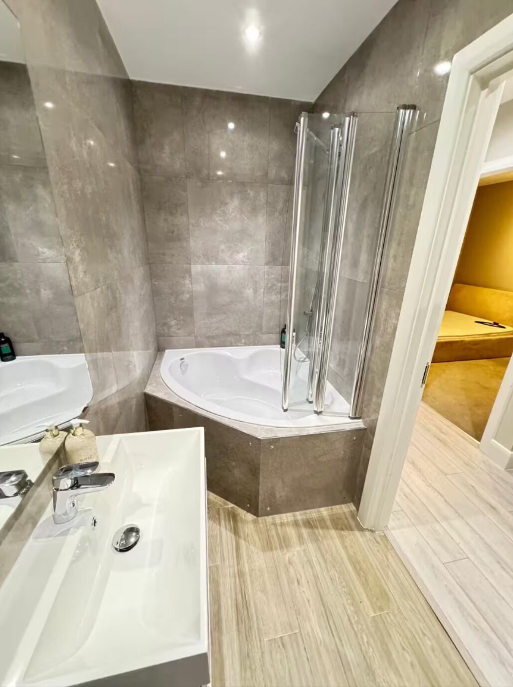 Towels, soap, toilet paper