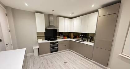 Relaxable Double in Hendon Central
