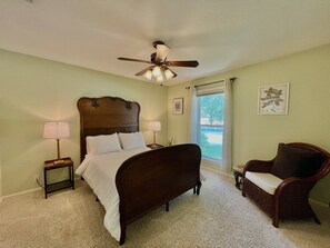 3 Schlafzimmer, Schreibtisch, Bügeleisen/Bügelbrett, Reisekinderbett