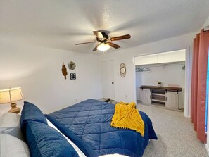 3 bedrooms, desk, iron/ironing board, WiFi