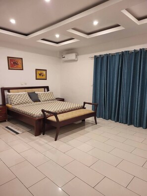 2 soverom, strykejern/-brett, wi-fi og sengetøy