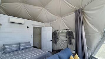 WiFi, bed sheets