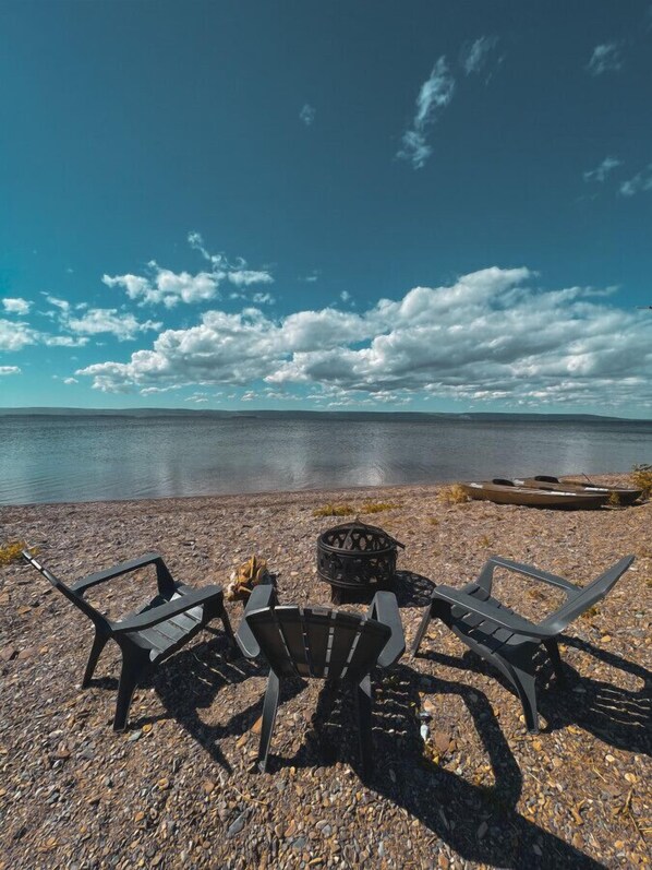 Property grounds - Dome 4 · Lakeside Luxury Dome Experience With Hot Tub (St. George's Channel)