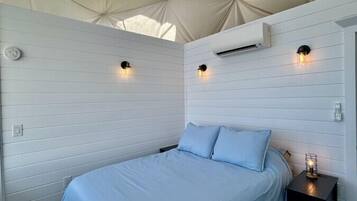 WiFi, bed sheets