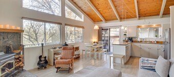 Deck + Fire Pit: Pine Mountain Lake Getaway!