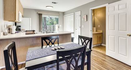 3 Mi to FSU: Townhome w/ Patio in Tallahassee!