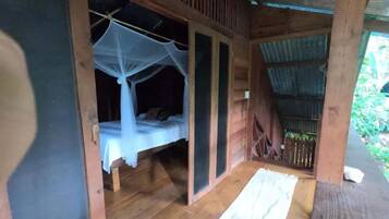 1 多间卧室、客房内保险箱、WiFi、床单