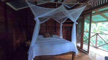 1 多间卧室、客房内保险箱、WiFi、床单