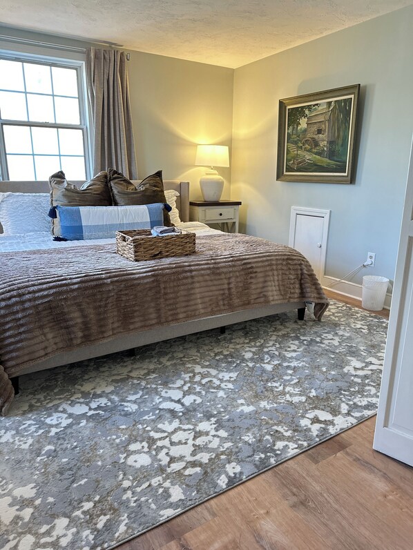 2 bedrooms, iron/ironing board, free WiFi, bed sheets
