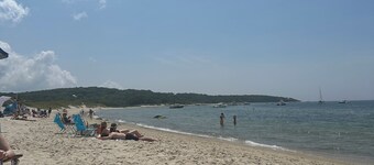 12 Mins from Beach - A Quiet, Immaculate space
