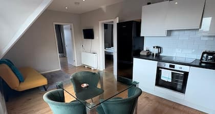 2 Bedroom Penthouse St Albans City Centre - stay right in the heart of the city