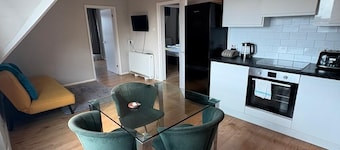 2 Bedroom Penthouse St Albans City Centre - stay right in the heart of the city
