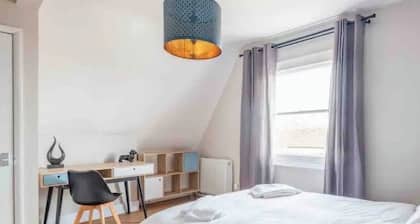 2 Bedroom Penthouse St Albans City Centre - stay right in the heart of the city