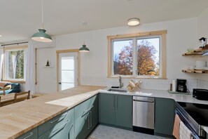 Private kitchen - Stylish, Newly-built 2-bedroom guesthouse in Easthampton.  Clean + Light Filled (Easthampton)