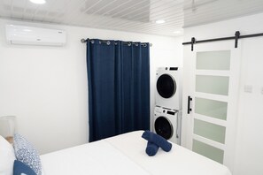 1 bedroom, in-room safe, iron/ironing board, free WiFi