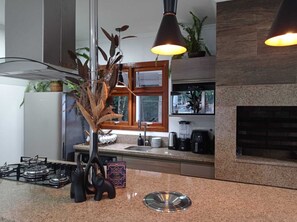 客室内のダイニングエリア