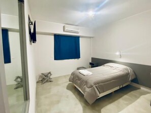 1 bedroom, in-room safe, desk, soundproofing