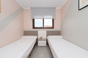 3 chambres, fer et planche à repasser, Wi-Fi gratuit, draps fournis