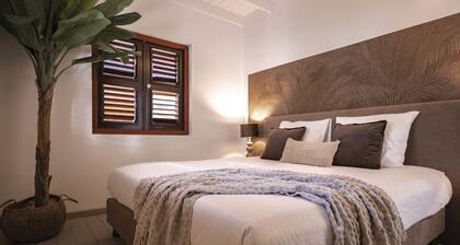 Deluxe honeymoon bungalow with private pool @ Botanique Dive Resort