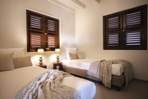 Unclassified image, 5 of 16, button