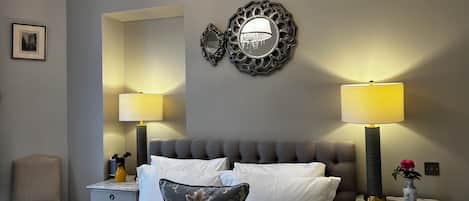 2 habitaciones, tabla de planchar con plancha, wifi y ropa de cama